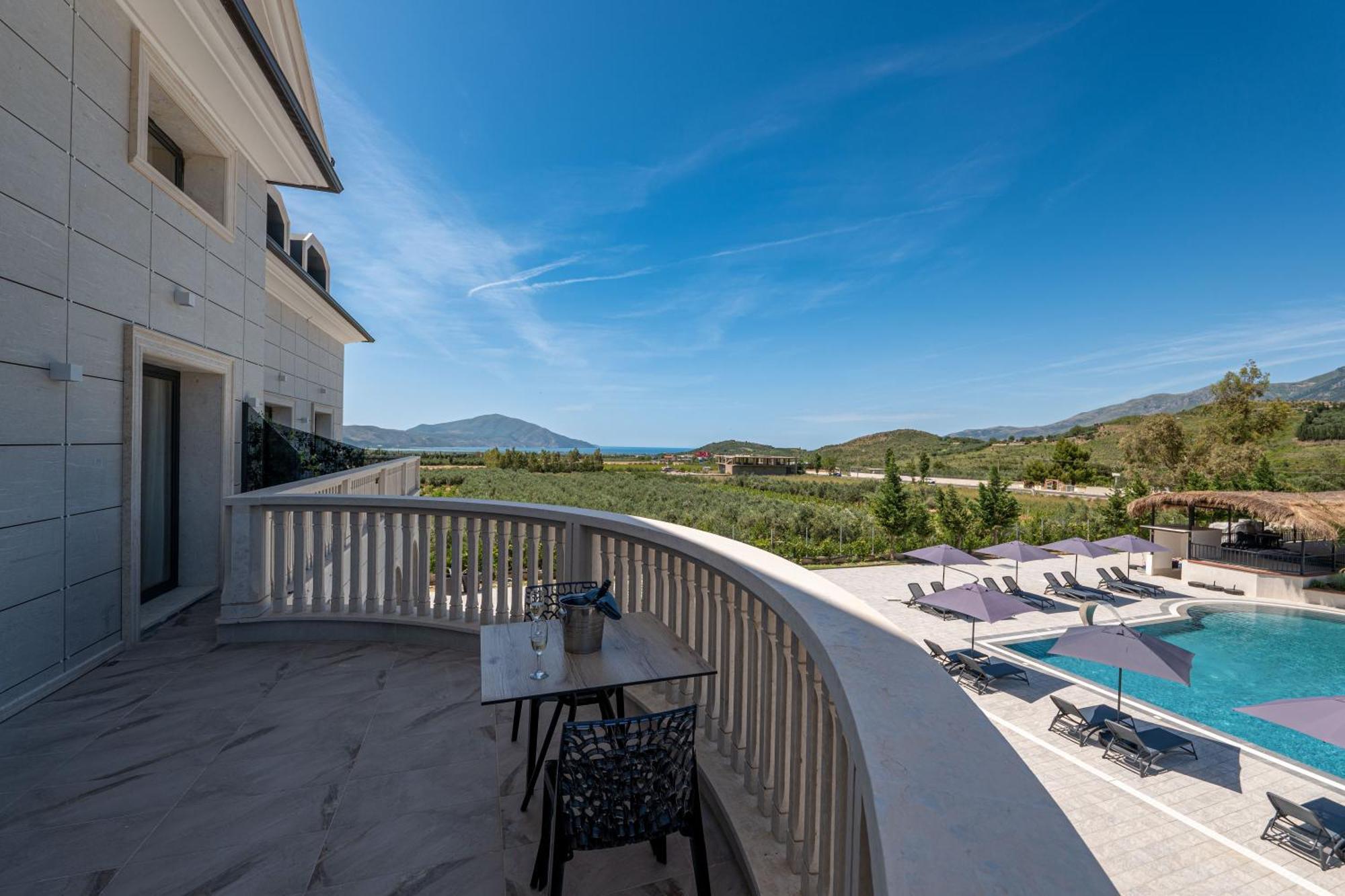 Acros Resort Vlorë Exteriör bild