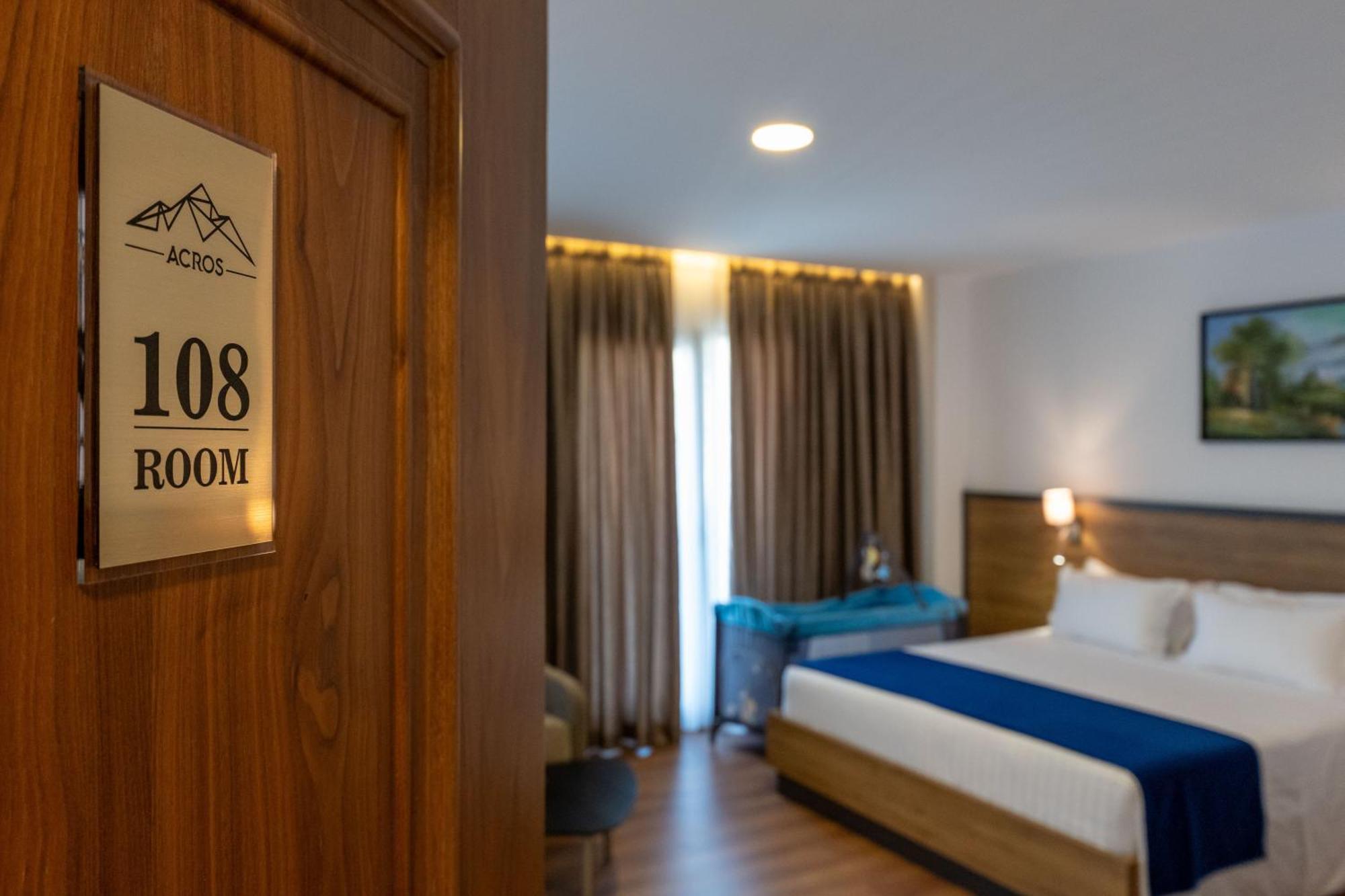 Acros Resort Vlorë Exteriör bild