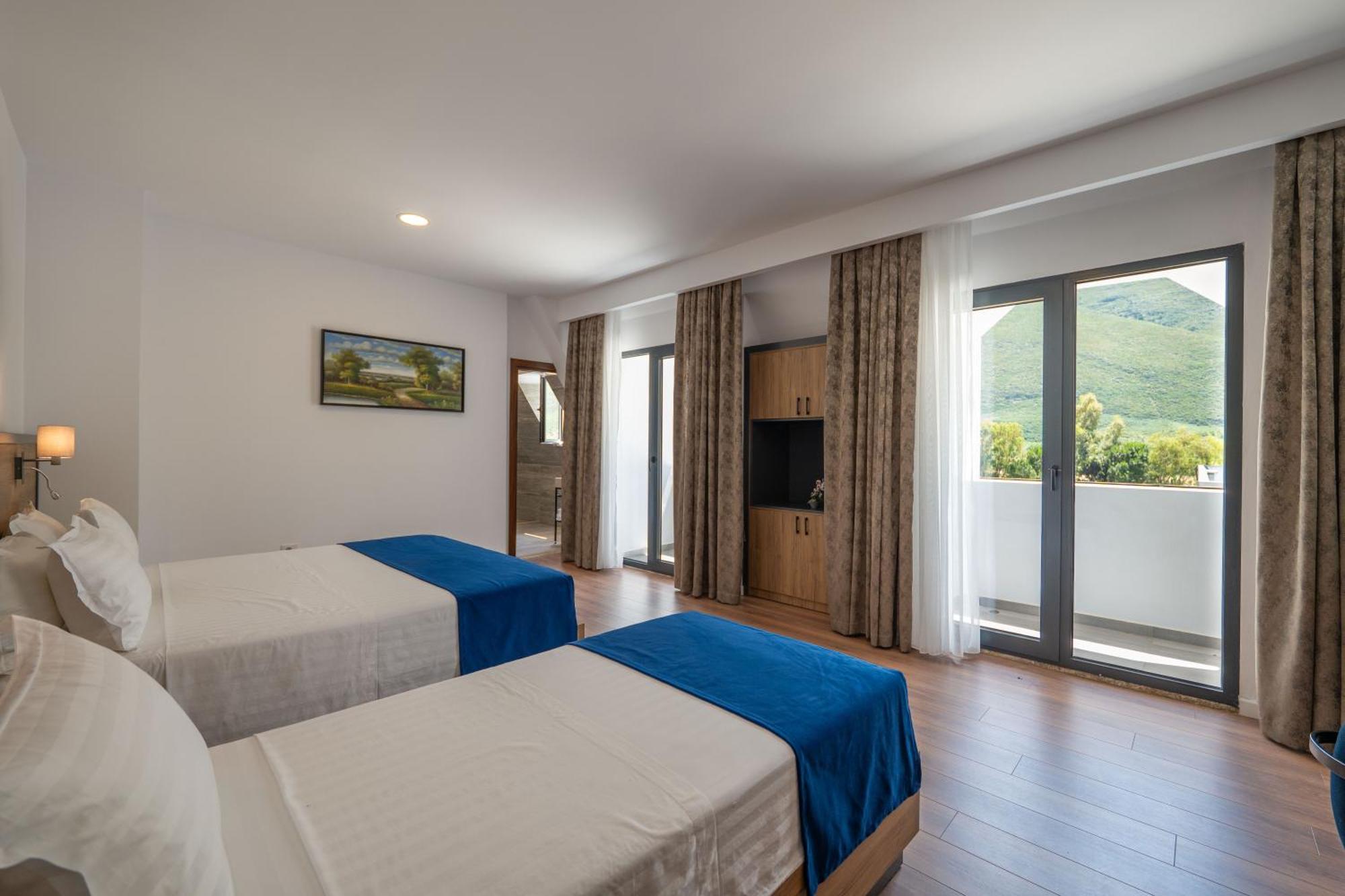 Acros Resort Vlorë Exteriör bild