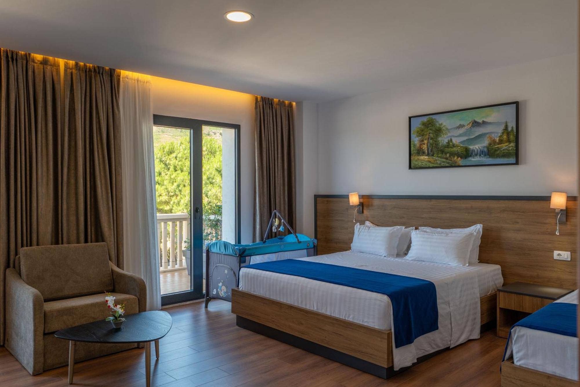 Acros Resort Vlorë Exteriör bild